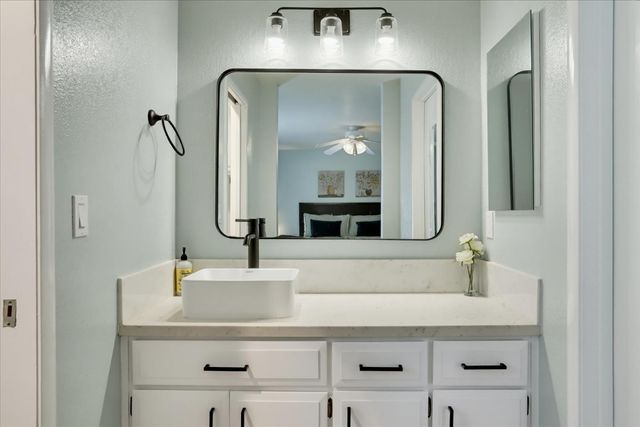 4900 Lorin Ct, Auburn, CA 95602