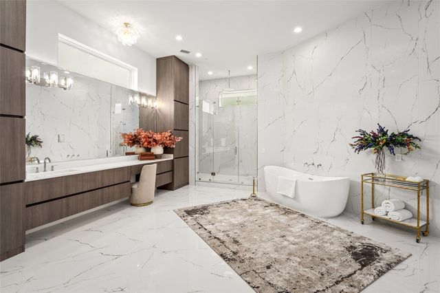 625 Piney Point Road, Houston, TX 77024