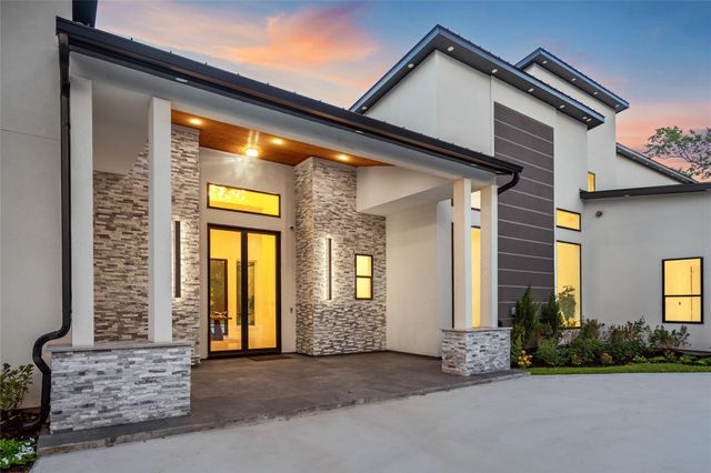 625 Piney Point Road, Houston, TX 77024