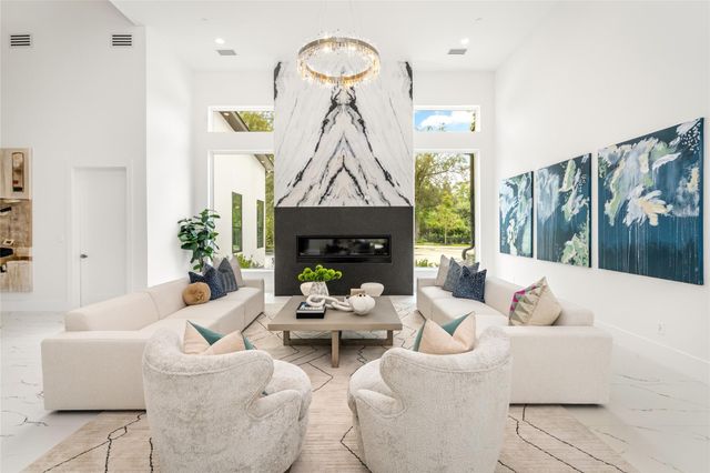 625 Piney Point Road, Houston, TX 77024