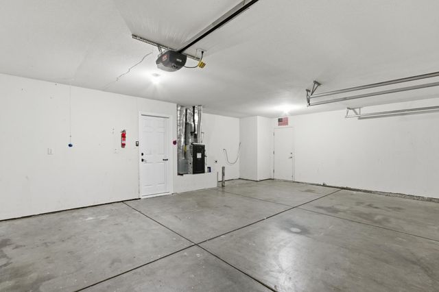 2091 Hastings Dr, Los Banos, CA 93635