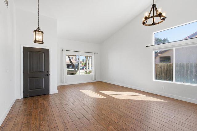 2091 Hastings Dr, Los Banos, CA 93635