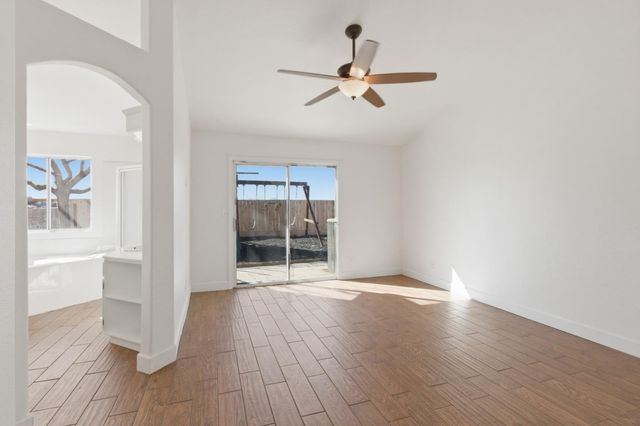 2091 Hastings Dr, Los Banos, CA 93635