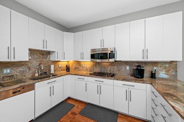 120 Seaver St B204, Brookline, MA 02445