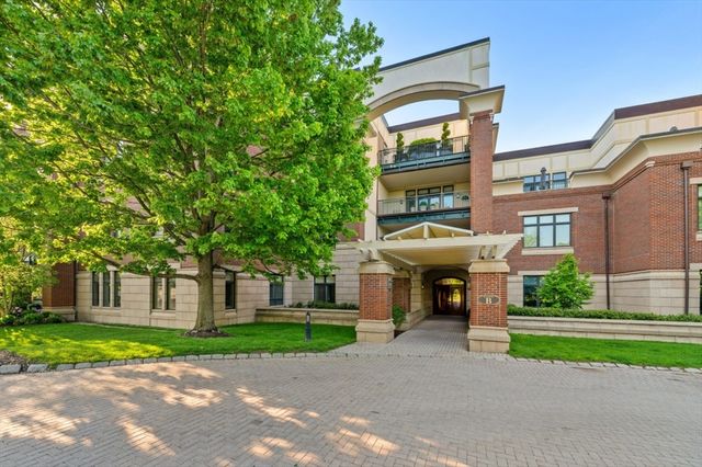 120 Seaver St B204, Brookline, MA 02445