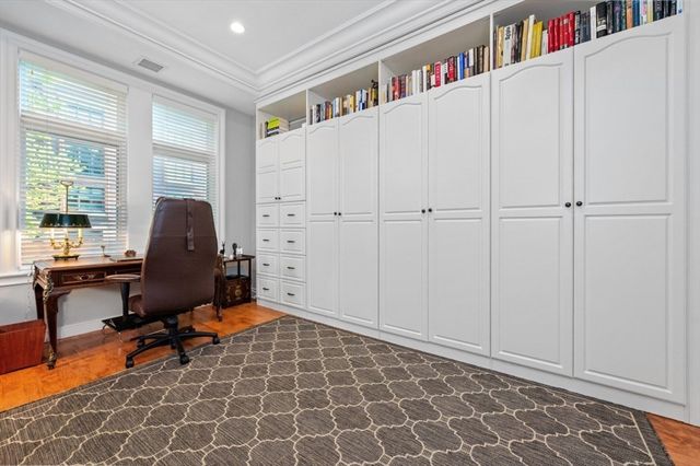 120 Seaver St B204, Brookline, MA 02445