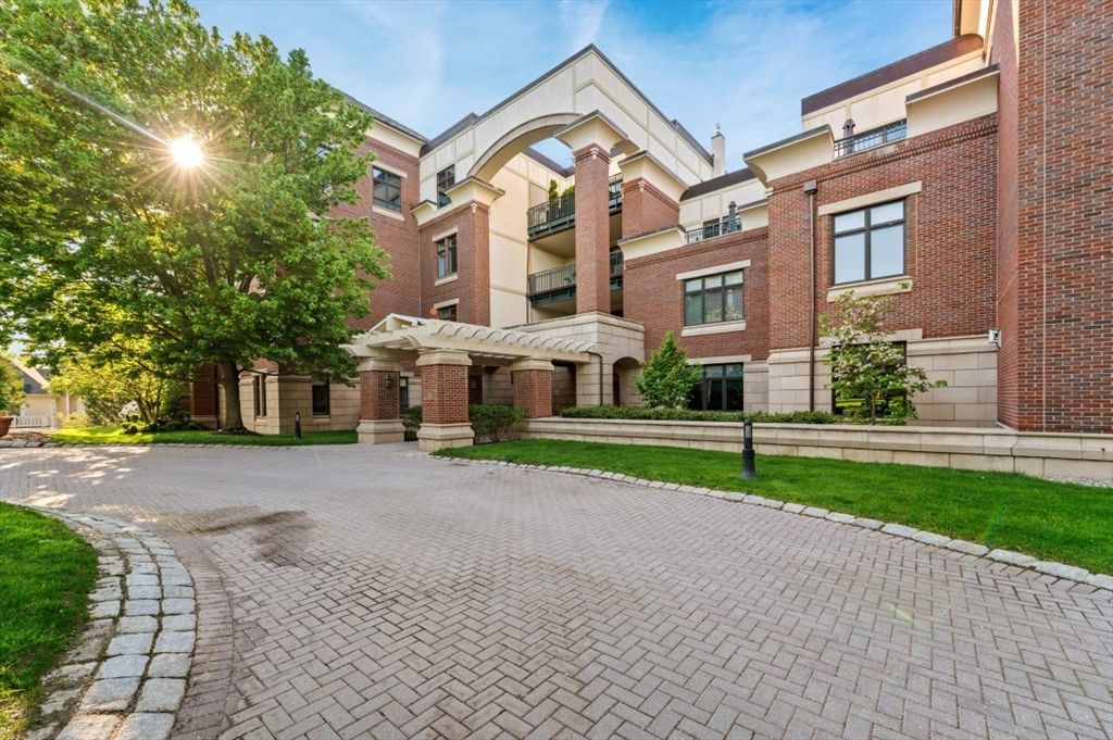120 Seaver St B204, Brookline, MA 02445