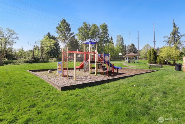 34516 16th Avenue SW, Federal Way, WA 98023
