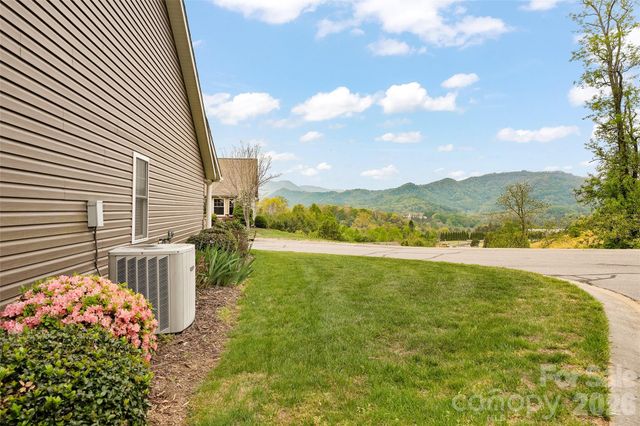 66 Kenai Trail, Waynesville, NC 28786