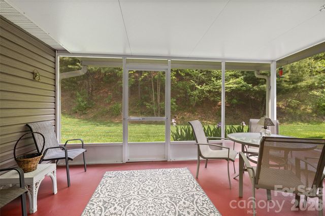 66 Kenai Trail, Waynesville, NC 28786