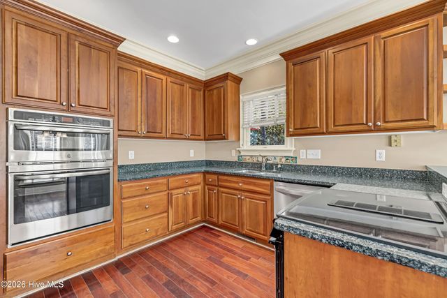 2201 Pinehurst Place, Wilmington, NC 28405