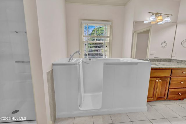 2201 Pinehurst Place, Wilmington, NC 28405