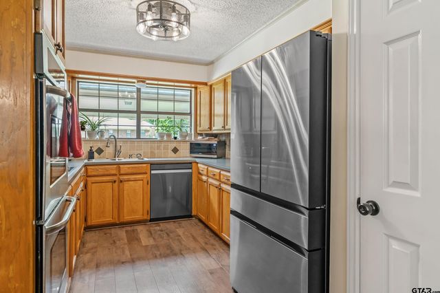 607 E Woodhaven St., White Oak, TX 75693