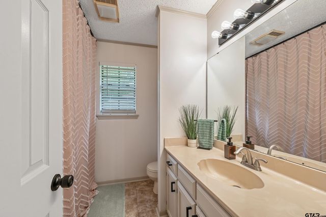 607 E Woodhaven St., White Oak, TX 75693