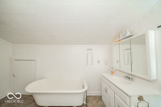 1405 N Harrison Street, Alexandria, IN 46001