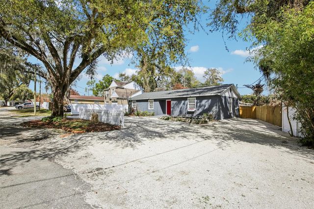3905 WEST LAKE DRIVE, Seffner, FL 33584
