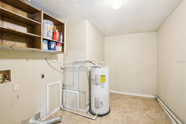 3905 WEST LAKE DRIVE, Seffner, FL 33584