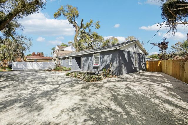 3905 WEST LAKE DRIVE, Seffner, FL 33584