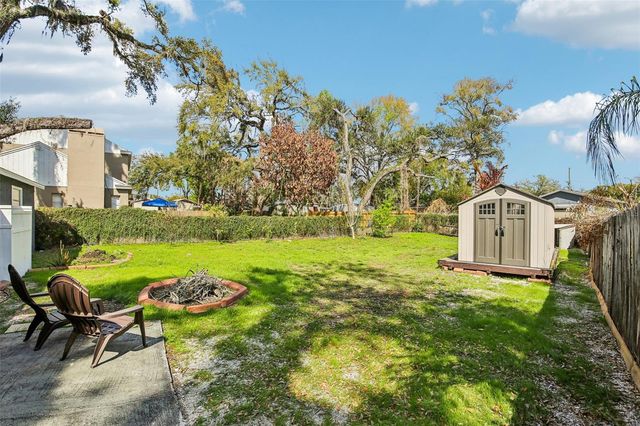 3905 WEST LAKE DRIVE, Seffner, FL 33584