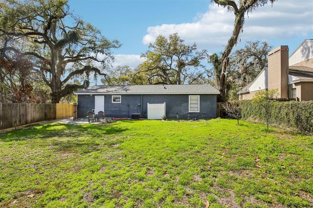 3905 WEST LAKE DRIVE, Seffner, FL 33584