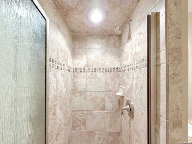 1210 Skyline, Canyon Lake, TX 78133