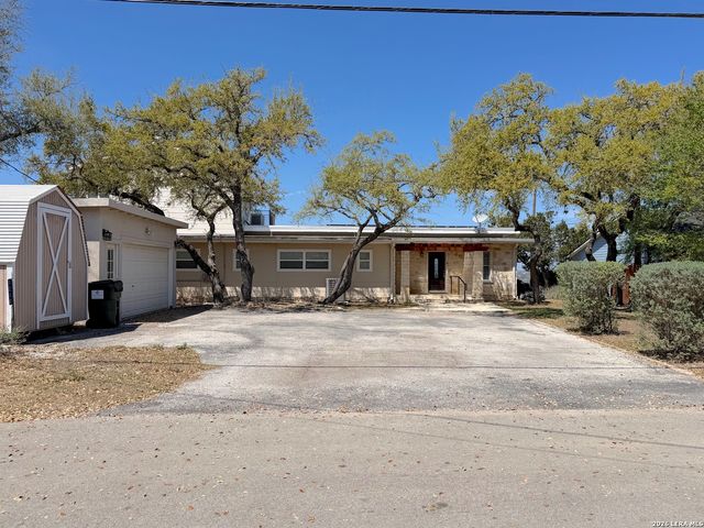 1210 Skyline, Canyon Lake, TX 78133