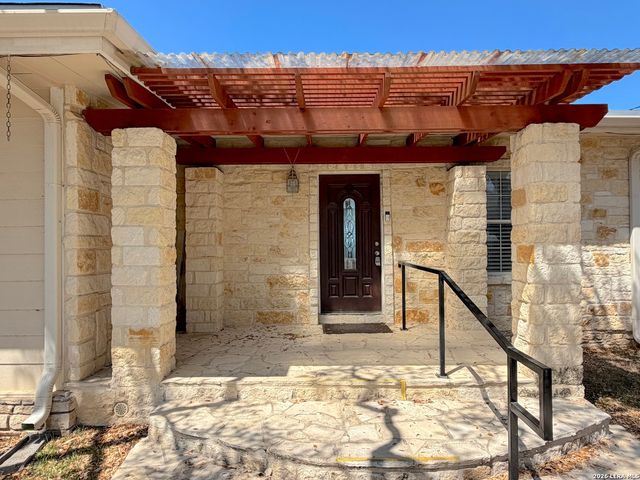 1210 Skyline, Canyon Lake, TX 78133