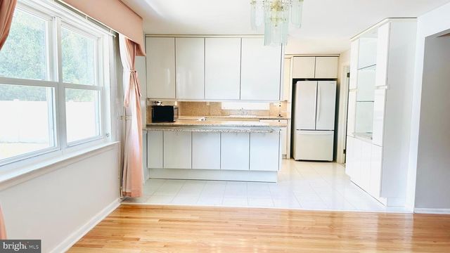 237 5TH AVE, Cherry Hill, NJ 08002