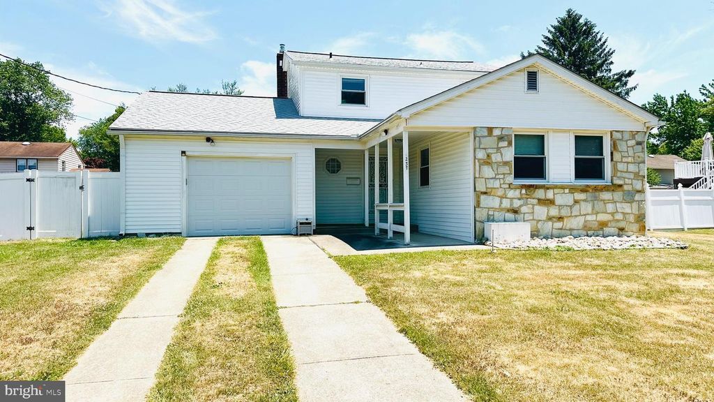 237 5TH AVE, Cherry Hill, NJ 08002