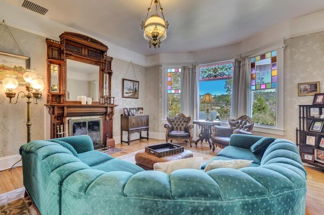 203 Prospect St, Nevada City, CA 95959