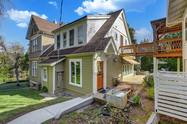 203 Prospect St, Nevada City, CA 95959