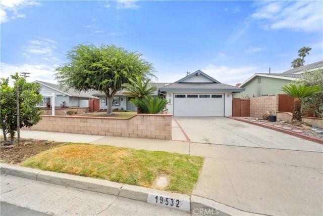 19532 Independence Lane, Huntington Beach, CA 92646