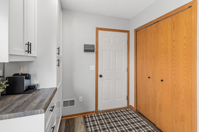 6256 158th Street W 57, Apple Valley, MN 55124