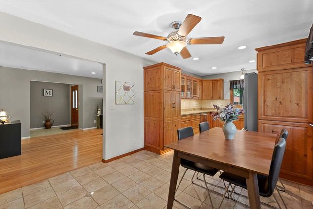 6196 N River Trail DRIVE, Milwaukee, WI 53225