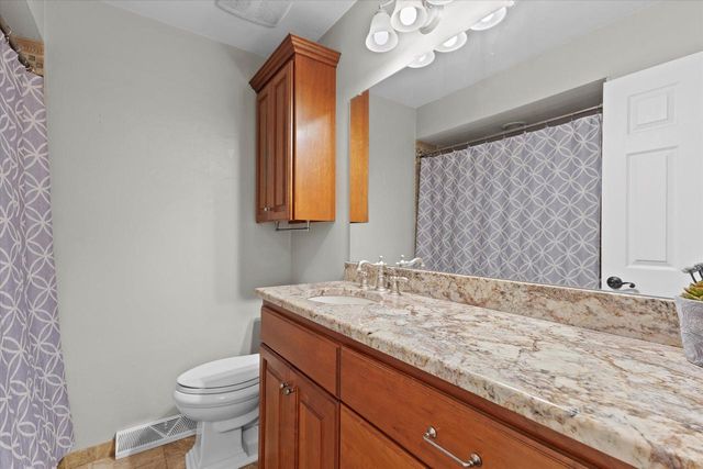 6196 N River Trail DRIVE, Milwaukee, WI 53225