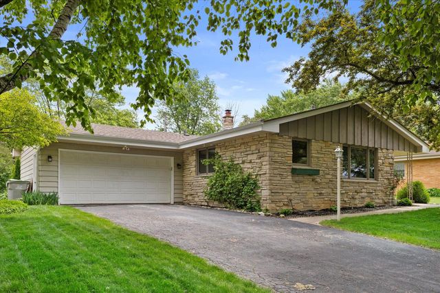 6196 N River Trail DRIVE, Milwaukee, WI 53225