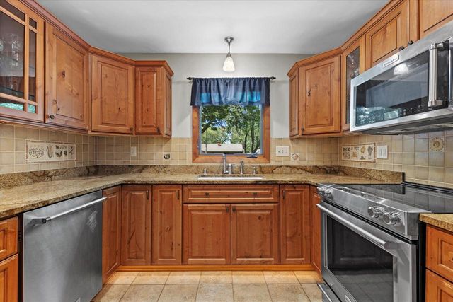 6196 N River Trail DRIVE, Milwaukee, WI 53225