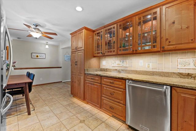 6196 N River Trail DRIVE, Milwaukee, WI 53225