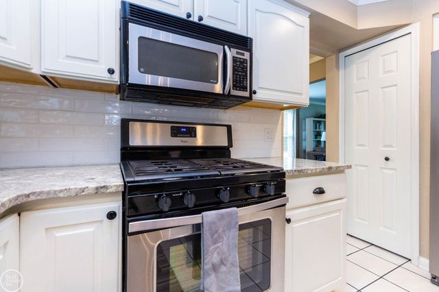 52203 Belle Arbor Drive, Shelby Twp, MI 48316