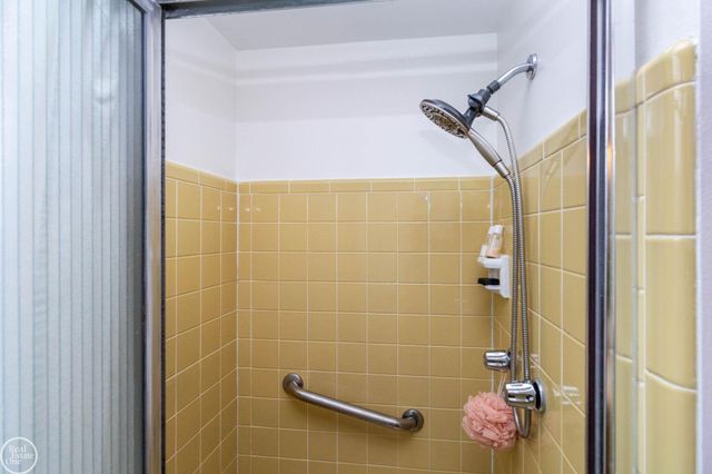 52203 Belle Arbor Drive, Shelby Twp, MI 48316