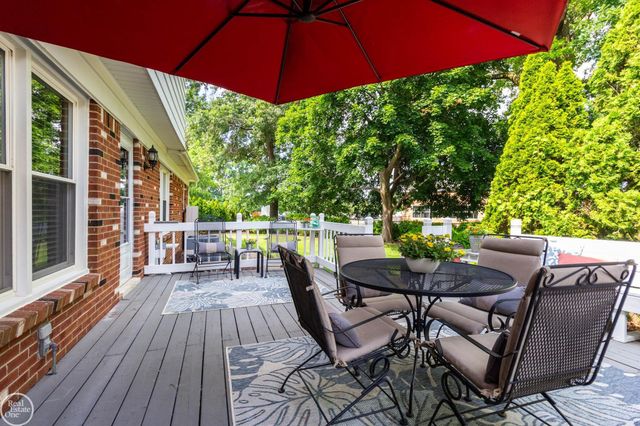 52203 Belle Arbor Drive, Shelby Twp, MI 48316