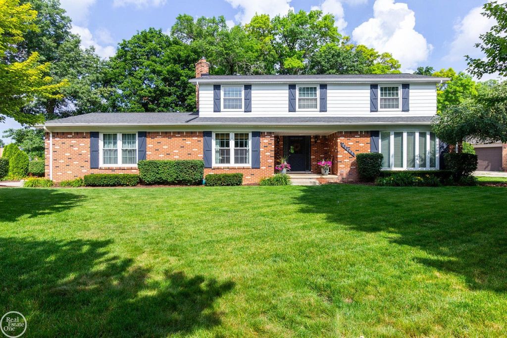 52203 Belle Arbor Drive, Shelby Twp, MI 48316