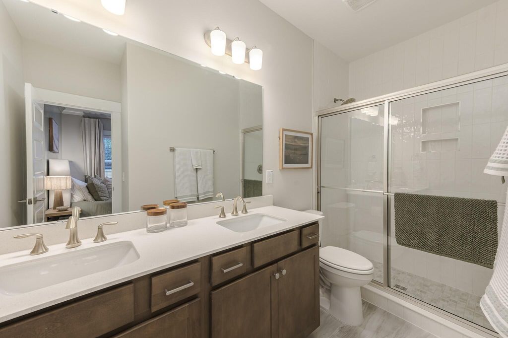Image 10 of property listing at 5008 Buggs Lane, Summerville, SC 29485