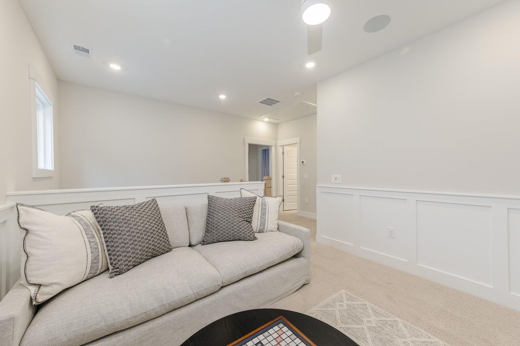 Image 12 of property listing at 5008 Buggs Lane, Summerville, SC 29485