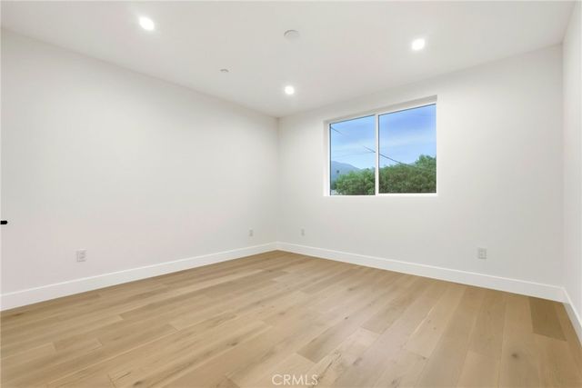 12917 El Dorado Ave, Sylmar, CA 91342