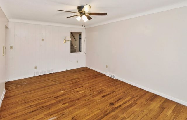 3433 Hillcrest Drive, Des Moines, IA 50310