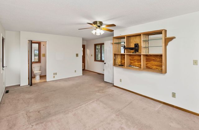 3433 Hillcrest Drive, Des Moines, IA 50310