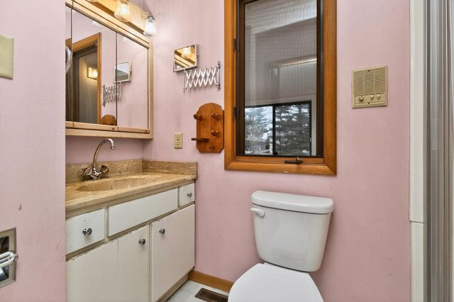 3433 Hillcrest Drive, Des Moines, IA 50310