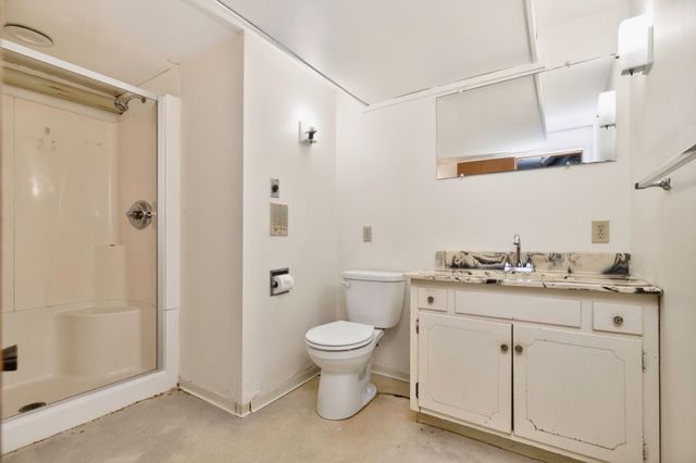 3433 Hillcrest Drive, Des Moines, IA 50310