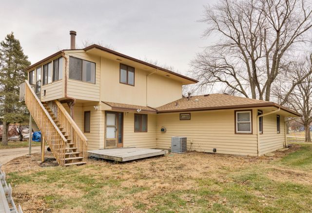 3433 Hillcrest Drive, Des Moines, IA 50310